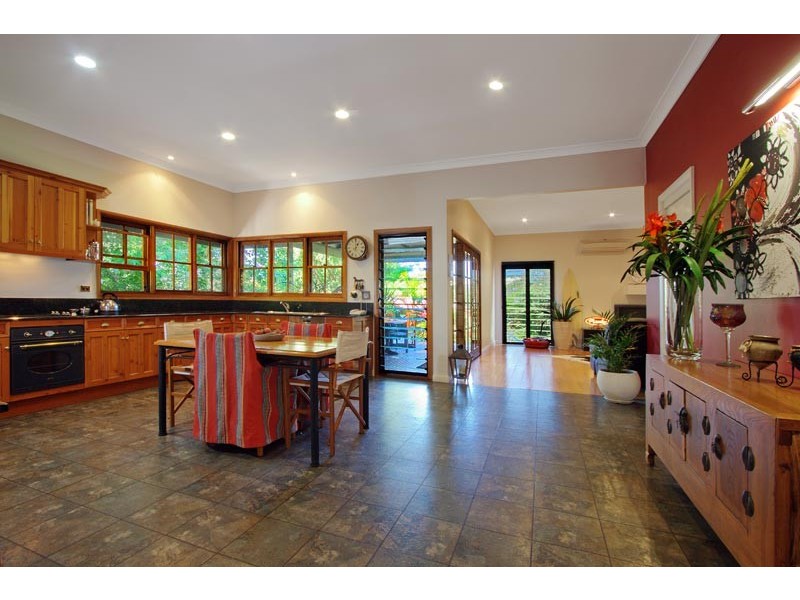 27  Mountain Avenue, Woonona NSW 2517