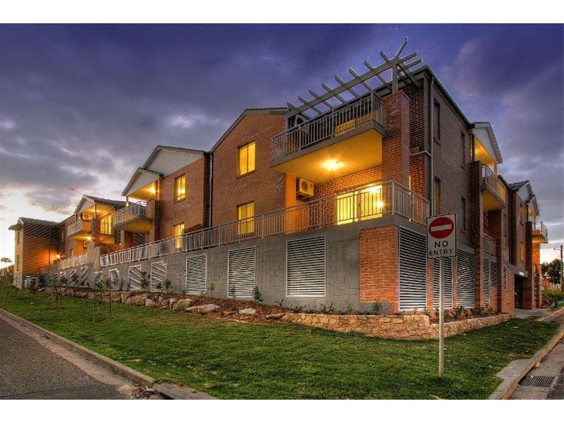 1/1/15  Stuart Street, Helensburgh NSW 2508