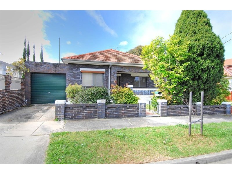 18   Duchess Avenue, Rodd Point NSW 2046