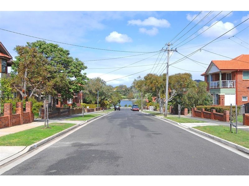 18   Duchess Avenue, Rodd Point NSW 2046