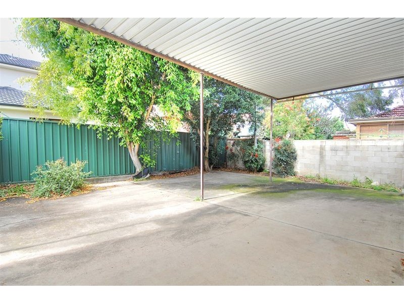 18   Duchess Avenue, Rodd Point NSW 2046