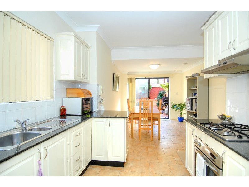 4/21A  Walton Crescent, Abbotsford NSW 2046