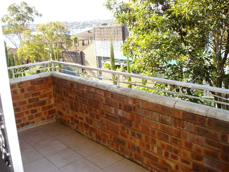9/23   Bay Road, Russell Lea NSW 2046