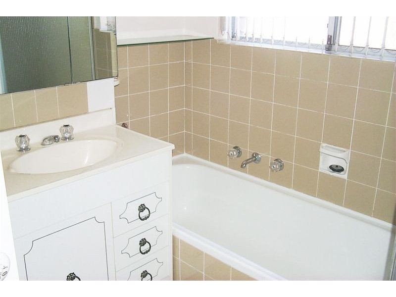11/9  Bortfield Drive, Chiswick NSW 2046