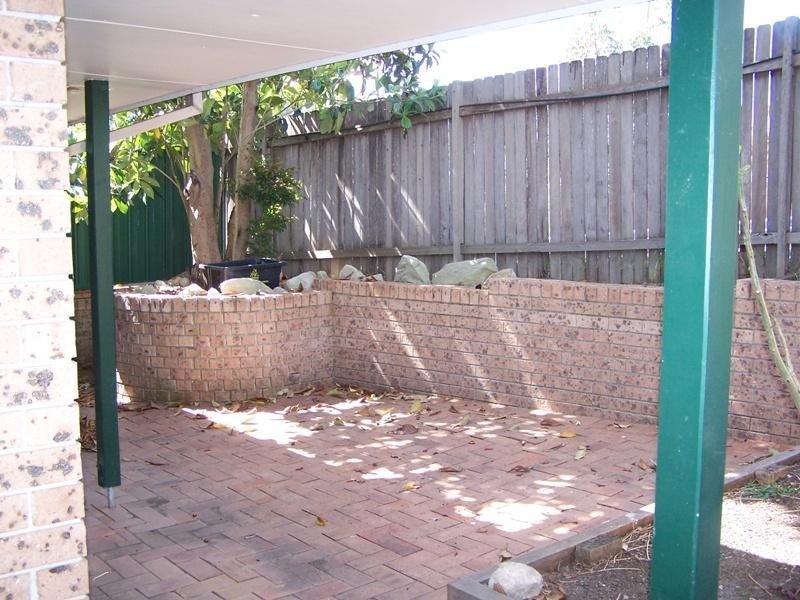 2/4  Clements Parade, Kirrawee NSW 2232