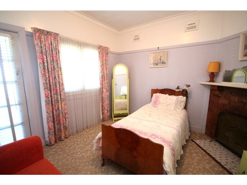 22  Girraween Avenue, Como NSW 2226