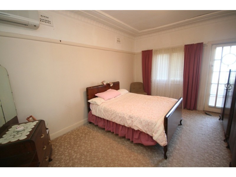 22  Girraween Avenue, Como NSW 2226