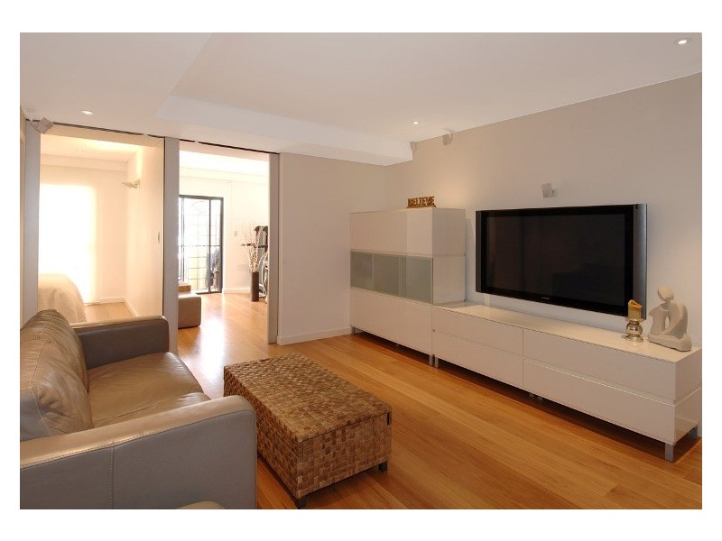 8 Water Street, Birchgrove NSW 2041