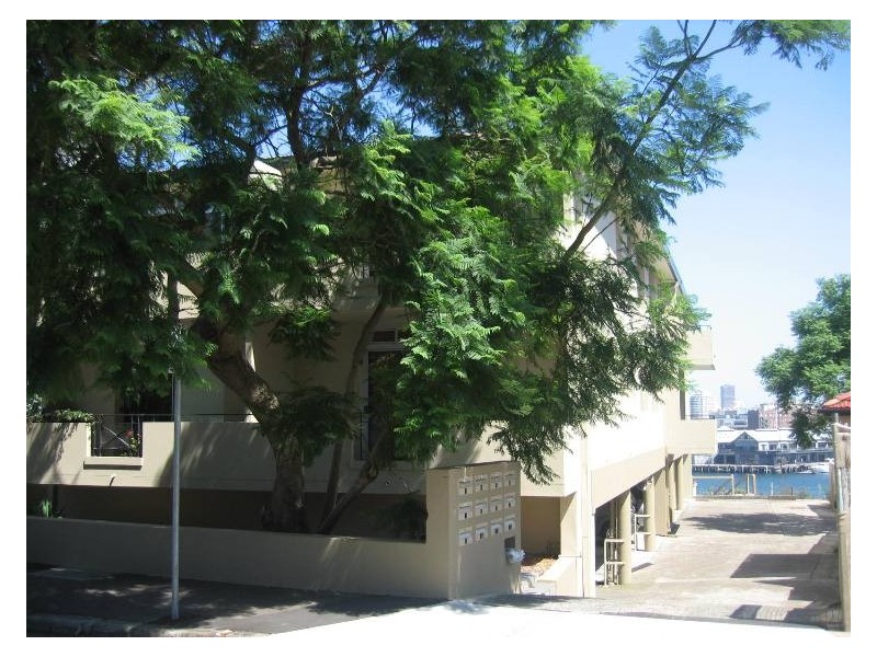 2/24A  Pearson Street, Balmain East NSW 2041