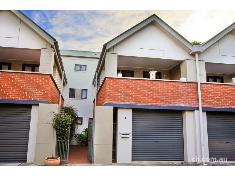 4 Lizzie Webber Place, Birchgrove NSW 2041