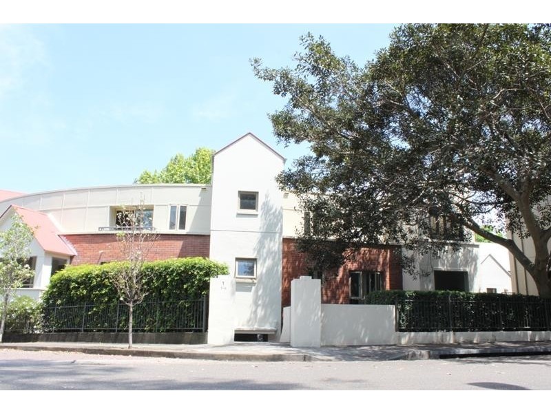 2/1  McKell Street, Birchgrove NSW 2041