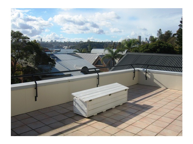 2/3 Hart Street, Balmain East NSW 2041