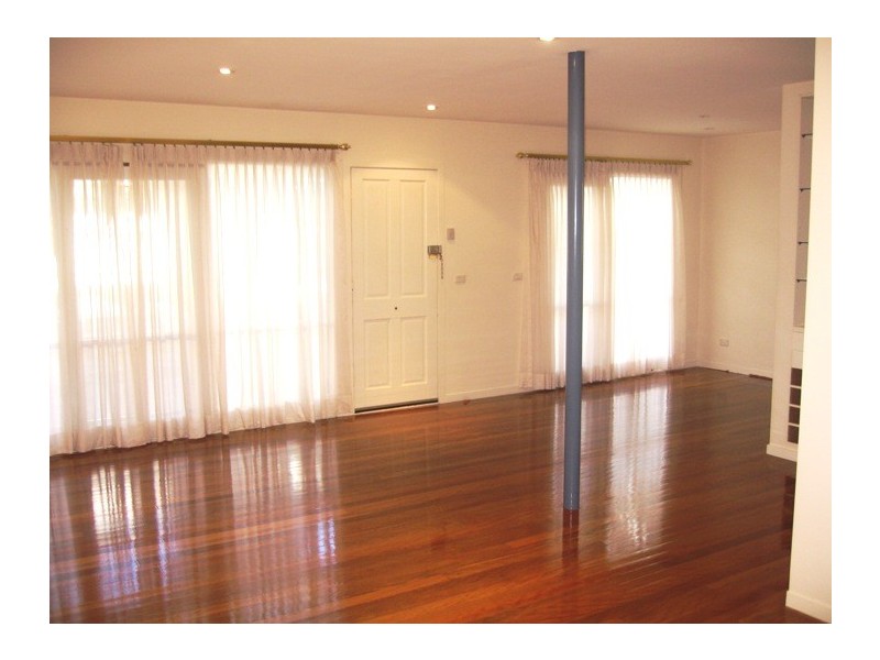 2/3 Hart Street, Balmain East NSW 2041