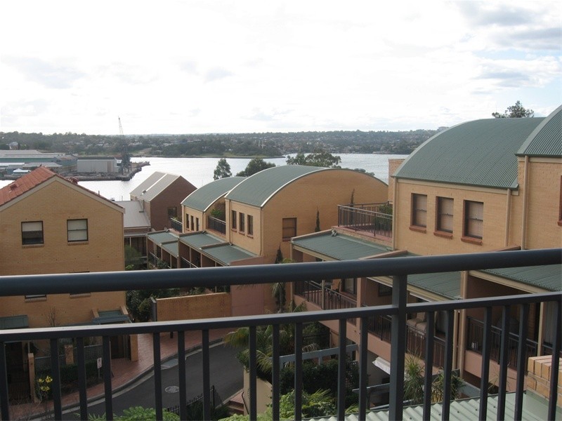 89/8  Water Street, Birchgrove NSW 2041