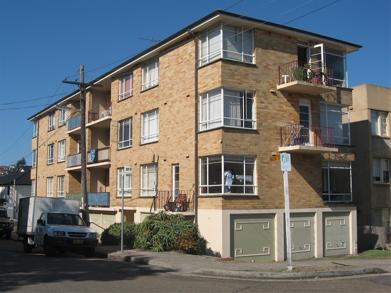 8/28  Warners Ave, North Bondi NSW 2026