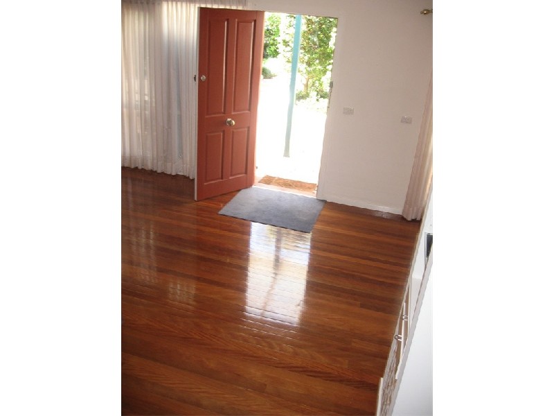 2/3  Hart Street, Balmain East NSW 2041