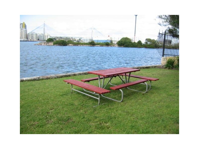 2/16  Hosking Street, Balmain East NSW 2041