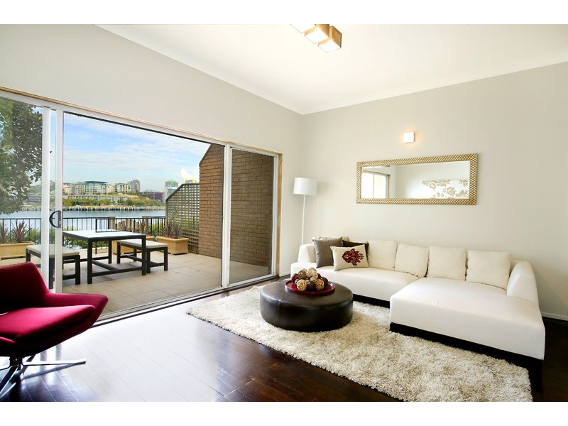 18/14  Hosking Street, Balmain East NSW 2041