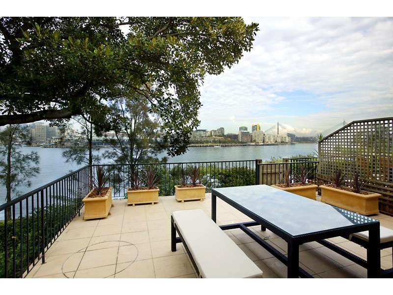 18/14  Hosking Street, Balmain East NSW 2041