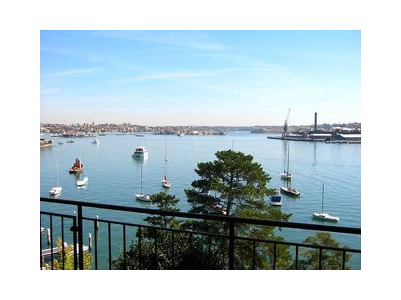27/10  Gow Street, Balmain NSW 2041