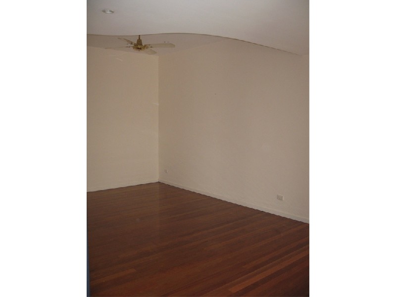 2/3  Hart Street, Balmain East NSW 2041