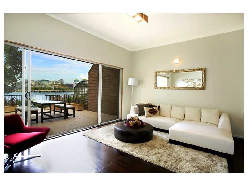 18/14  Hosking Street, Balmain East NSW 2041