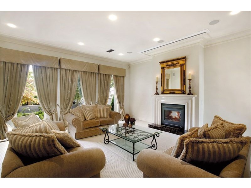 10  The Boulevard, Balwyn North VIC 3104