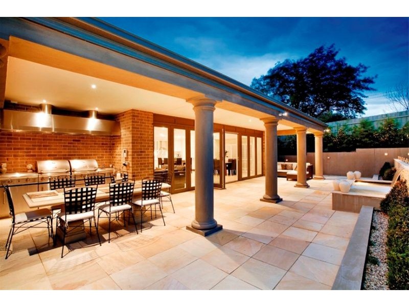 10  The Boulevard, Balwyn North VIC 3104