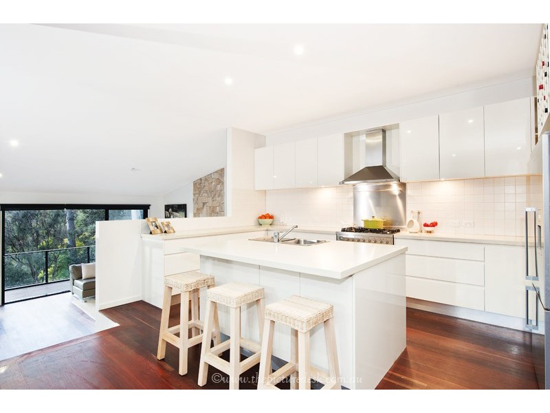 22 Cannes Drive (access via Net Rd), Avalon NSW 2107