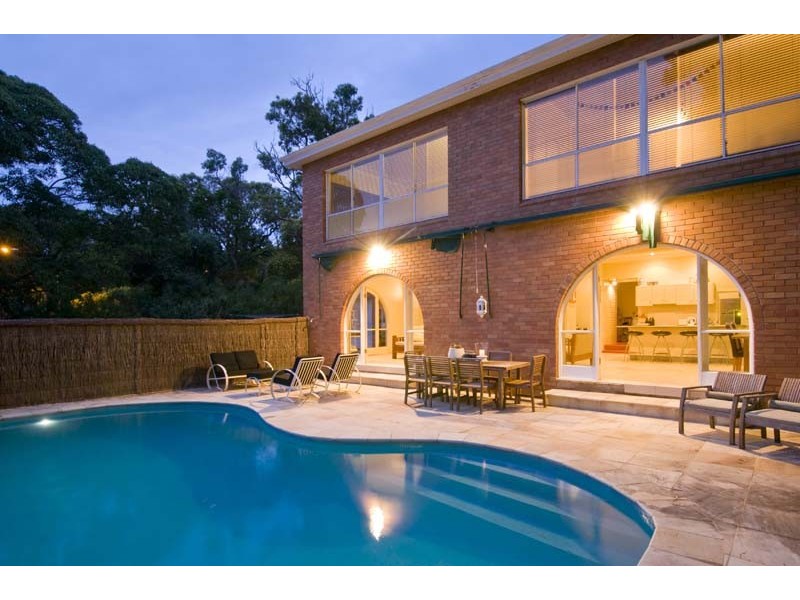 2 Dress Circle Road, Avalon NSW 2107