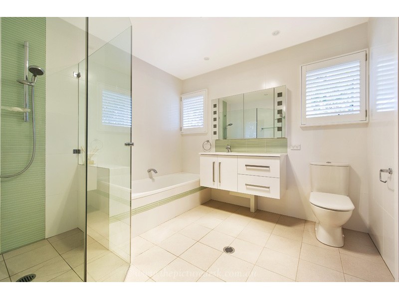 162 Grandview Drive (near corner of Plateau Rd), Bilgola Plateau NSW 2107