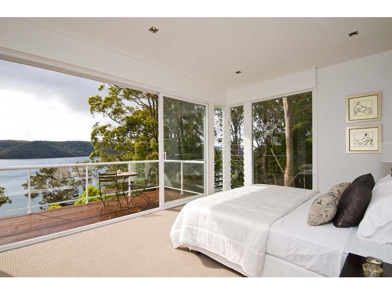 12 Paradise Avenue, Clareville NSW 2107