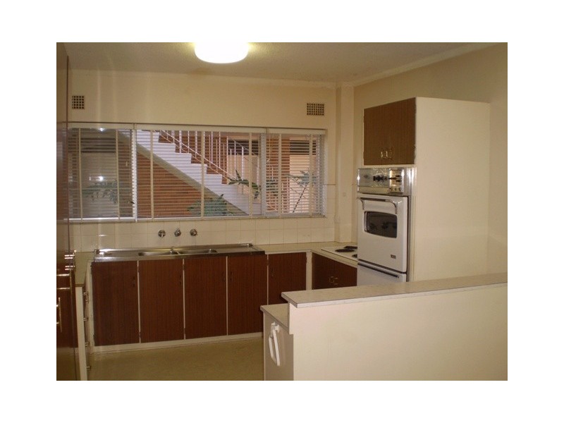 2 /20 Seaview Avenue, Newport NSW 2106