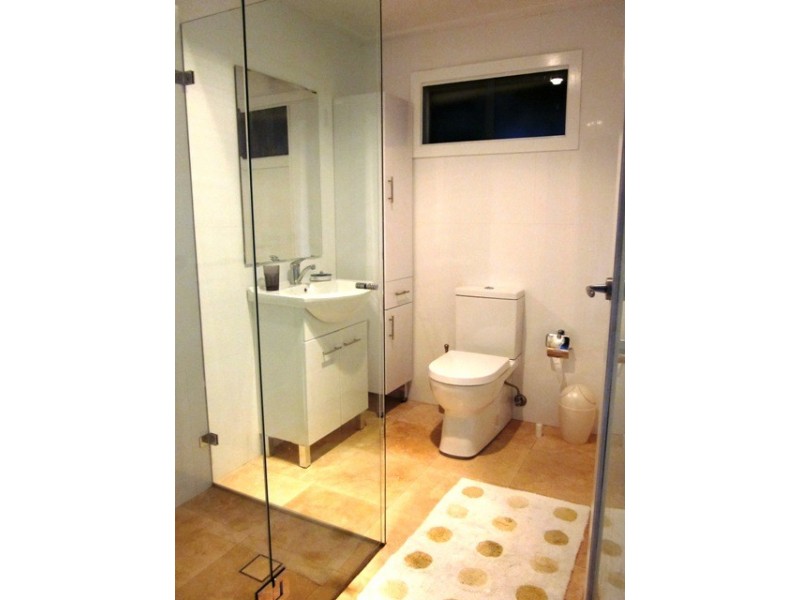 lower 65 Chisholm Avenue, Avalon NSW 2107