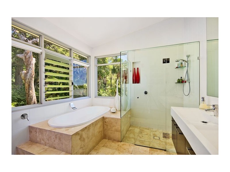 2/5a Wollombi Road, Bilgola NSW 2107