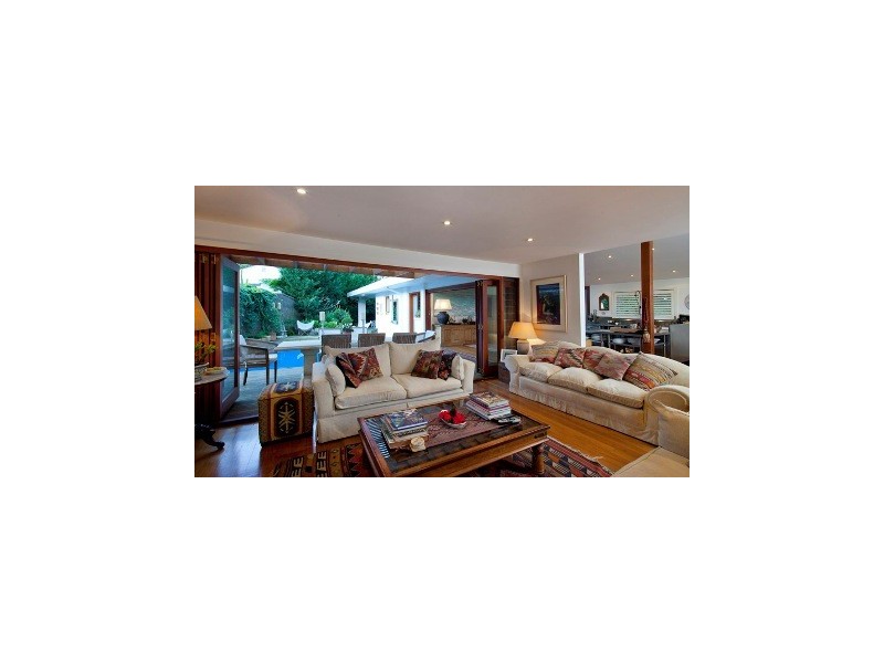 25 ebor road, Palm Beach NSW 2108