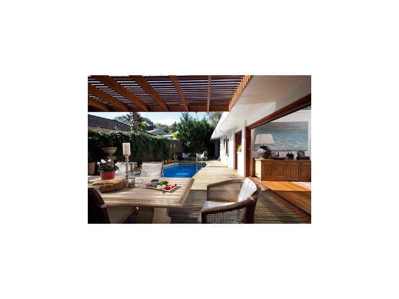 25 ebor road, Palm Beach NSW 2108