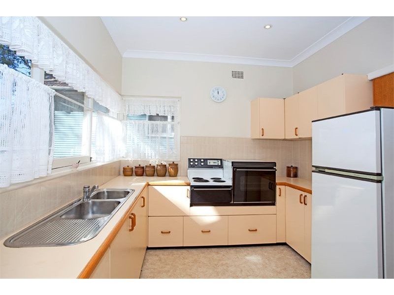 11 dress circle road, Avalon NSW 2107