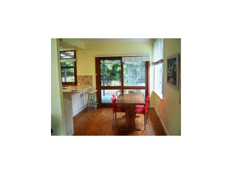 8 Dolphin Crescent, Avalon NSW 2107