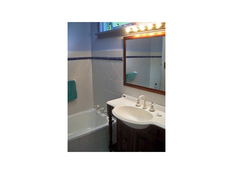 8 Dolphin Crescent, Avalon NSW 2107