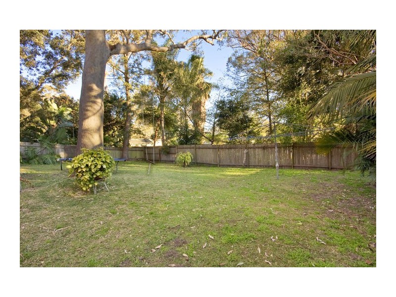 33 Dolphin Crescent, Avalon NSW 2107
