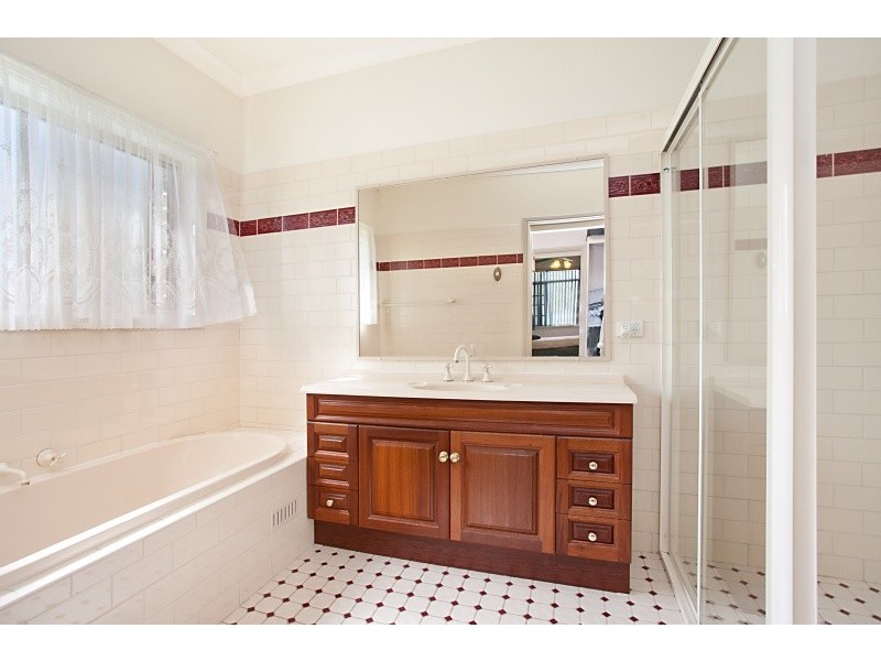 4 Squires Close, Medowie NSW 2318