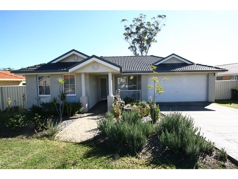 6  Sandalwood Avenue, Medowie NSW 2318