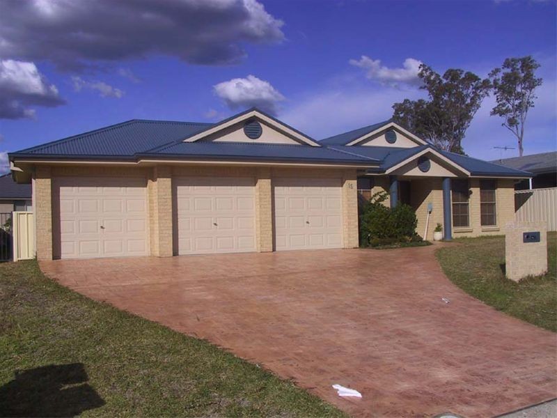 15 Acer Terrace, Thornton NSW 2322