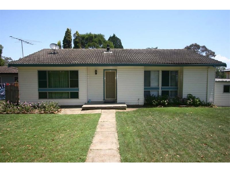 15 Lorraine Close, Thornton NSW 2322