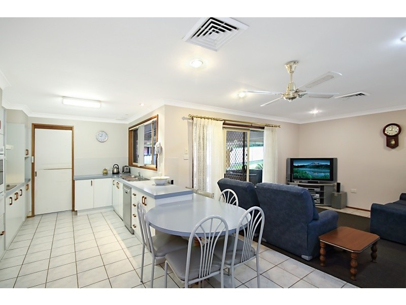 18 Avard Close, Thornton NSW 2322