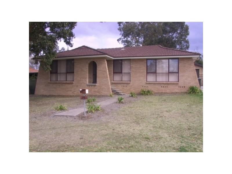 25 Stonehaven Drive, Metford NSW 2323