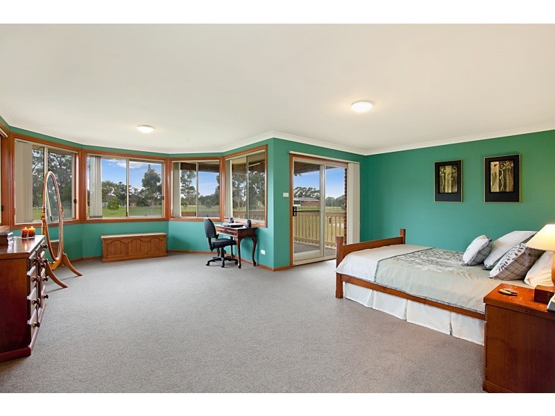 16 cahill close, Black Hill NSW 2322