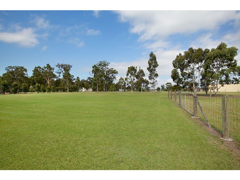 16 cahill close, Black Hill NSW 2322