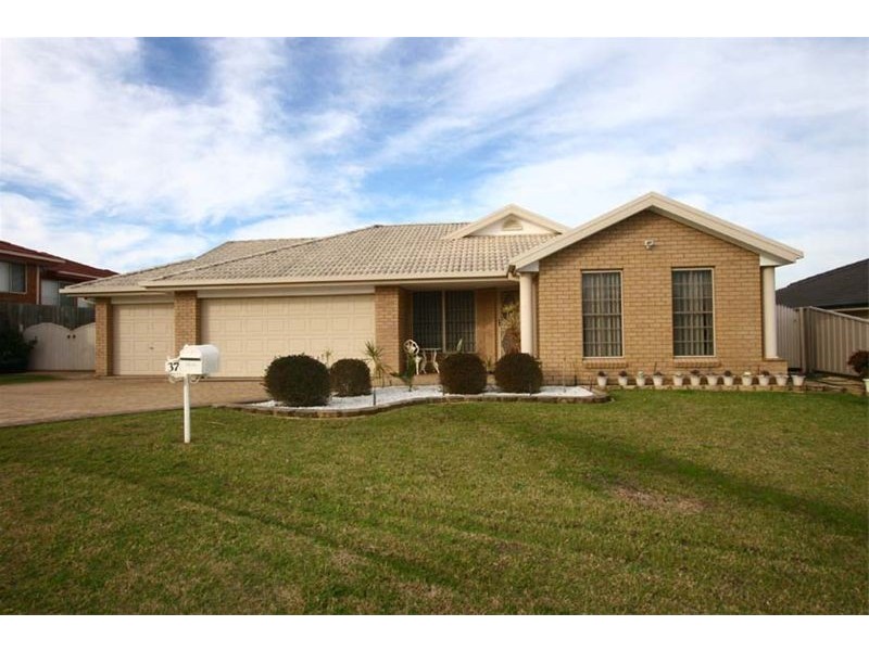37 Lemonwood Circuit, Thornton NSW 2322